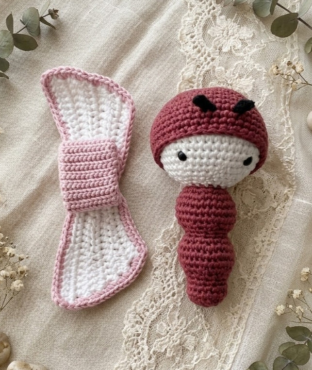 Alma · Mariposa de ganchillo · Granate